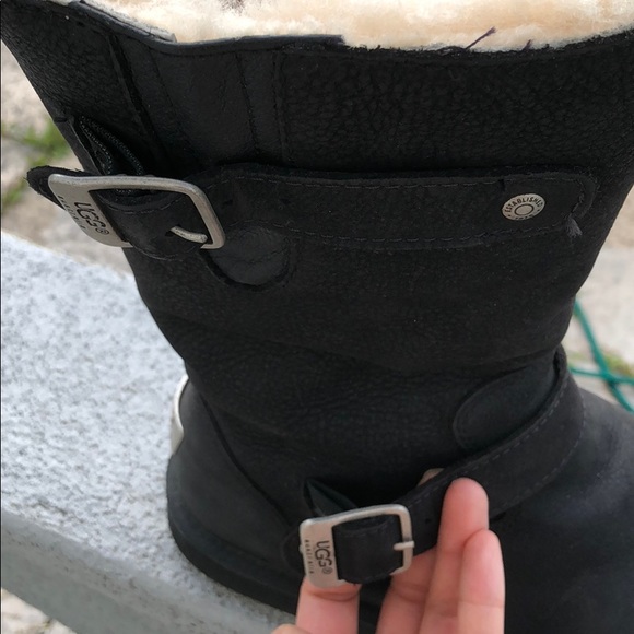 Super cozy warm UGG winter boots - Picture 5 of 7